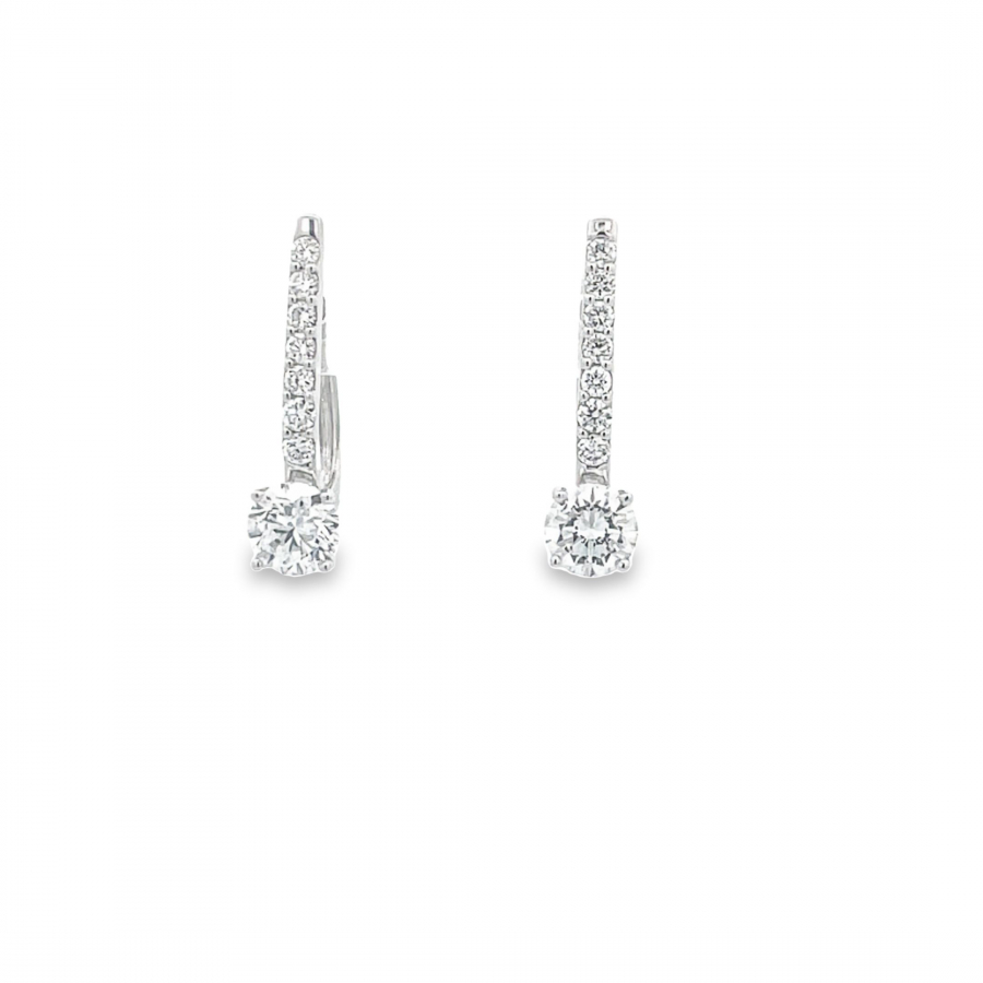  BE THE CENTER OF ATTENTION : STUNNING EARRING WITH LAB GROWN DIAMOND
