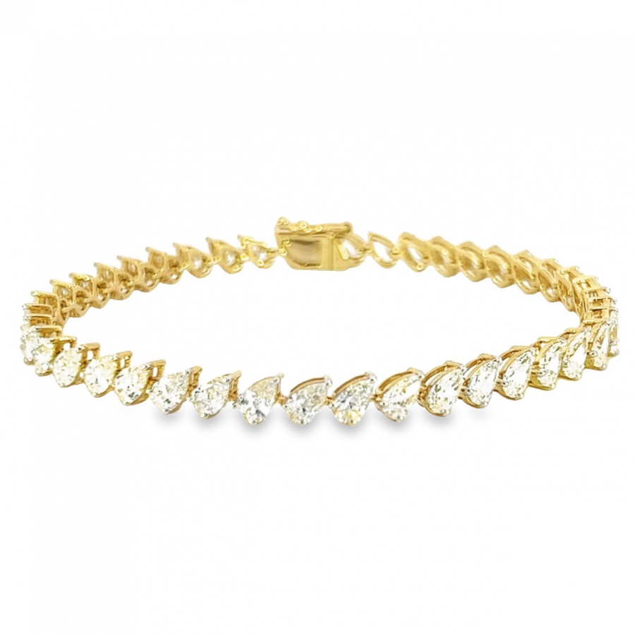 MAKE A STATEMENT WITH THIS PEAR DIAMOND BRACELET, 42 DIAMONDS, 7.18 CT. NET WEIGHT 7.68 