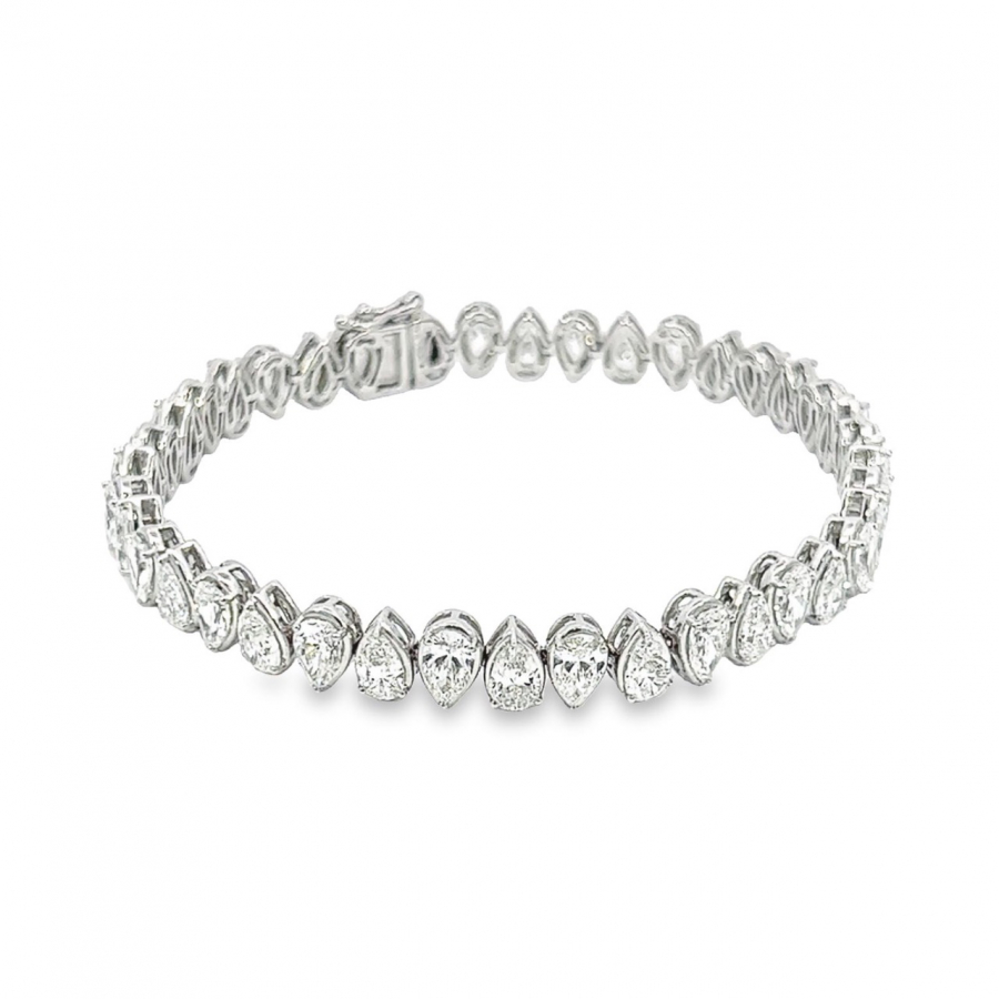 UNIQUE & SUSTAINABLE: ECO-FRIENDLY BRACELET WITH 40 PEAR-SHAPED DIAMONDS, 10.58 CT. NET WEIGHT 12.29 