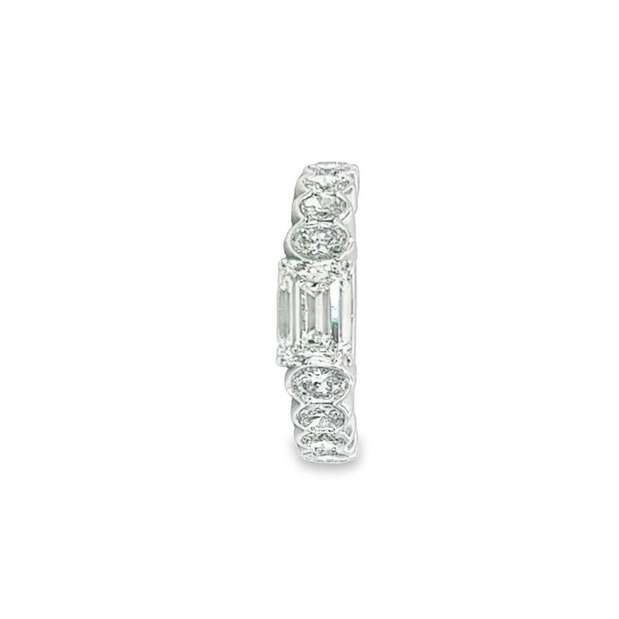 Beautiful White Gold Ring with Sustainable Oval Diamonds - Net Weight 3.11 ct