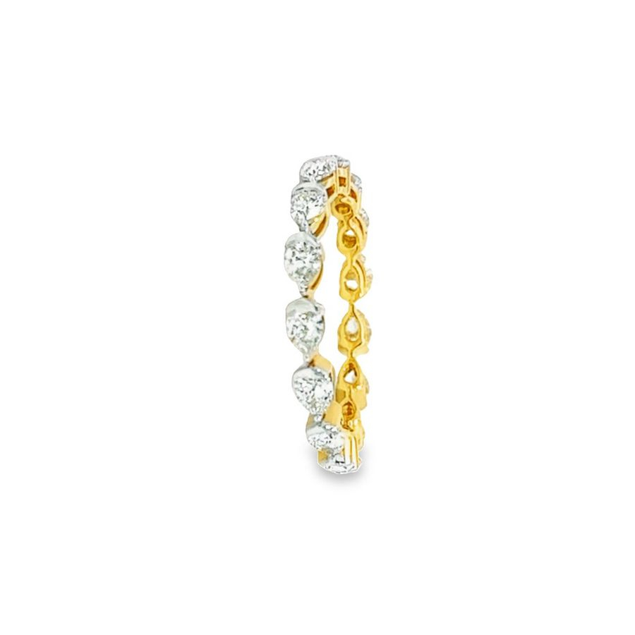 Shining Bright: 15 Diamonds in a Sustainable Yellow Gold Ring, Net Weight 1.53