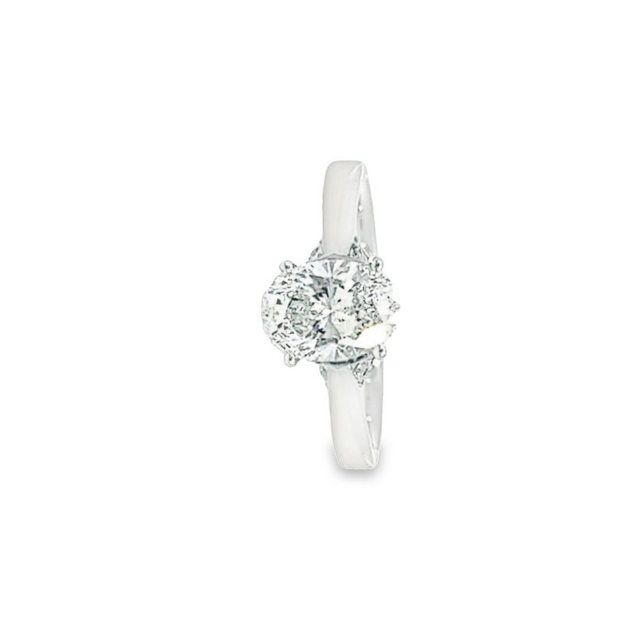 Glamorous White Gold Ring with Sustainable Round Diamonds - Net Weight 2.84 ct