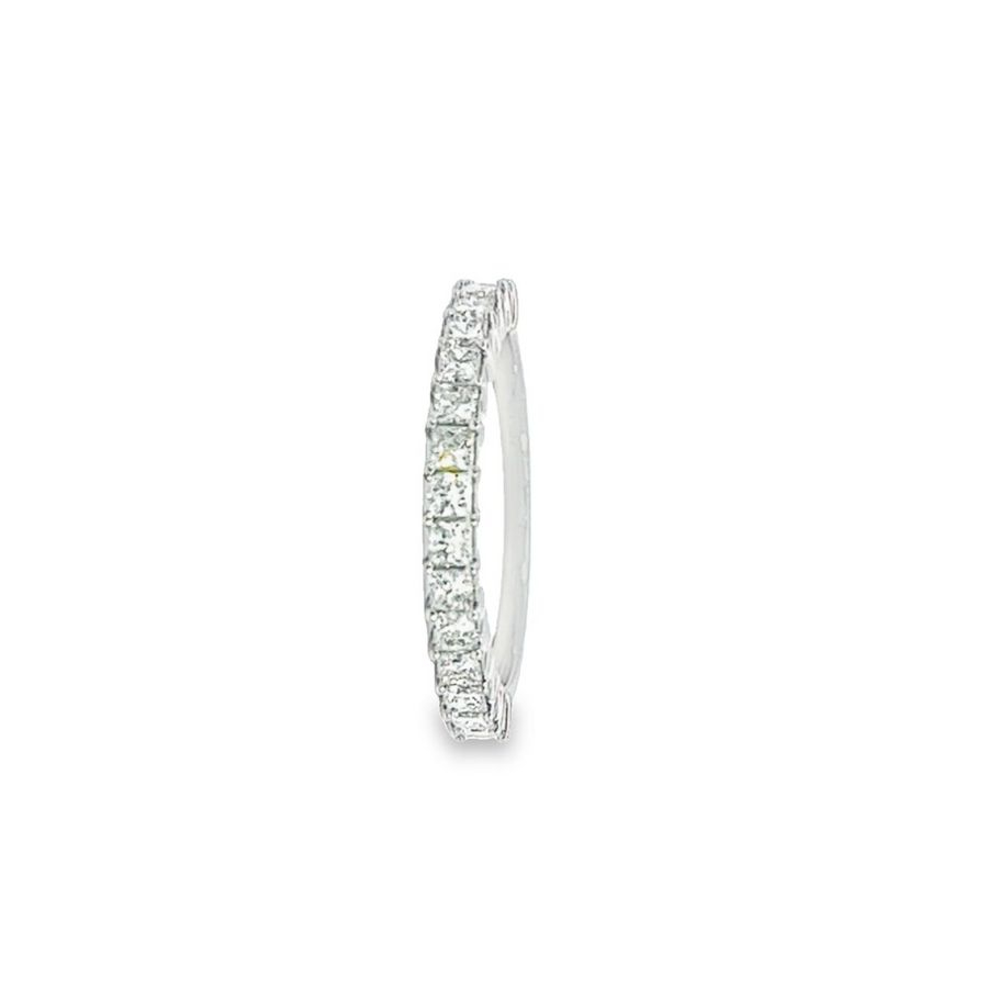 Chic White Gold Ring with 15 Sustainable Diamonds (0.73 ct Net Weight)