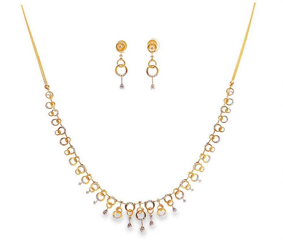 HALF SET NECKLACE AND EARRING CIRCLE SET IN 18K YELLOW GOLD WITH 0.83 CARAT ROUND DIAMOND
